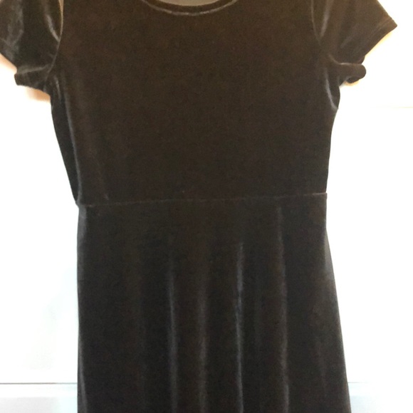 ✨⚫️ Girls Black Velvet Dress⚫️✨ - Picture 5 of 5